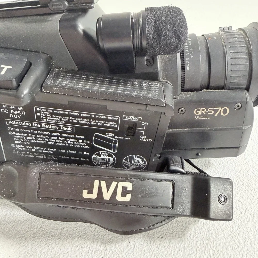 JVC GR-S70U Super VHS-C Video Movie Camcorder Vintage POWERS ON AS IS READ
